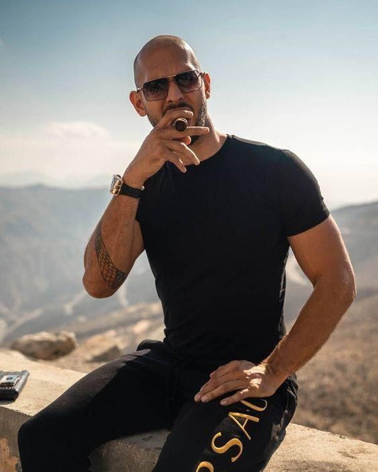 Top G Tate w Cigarr
