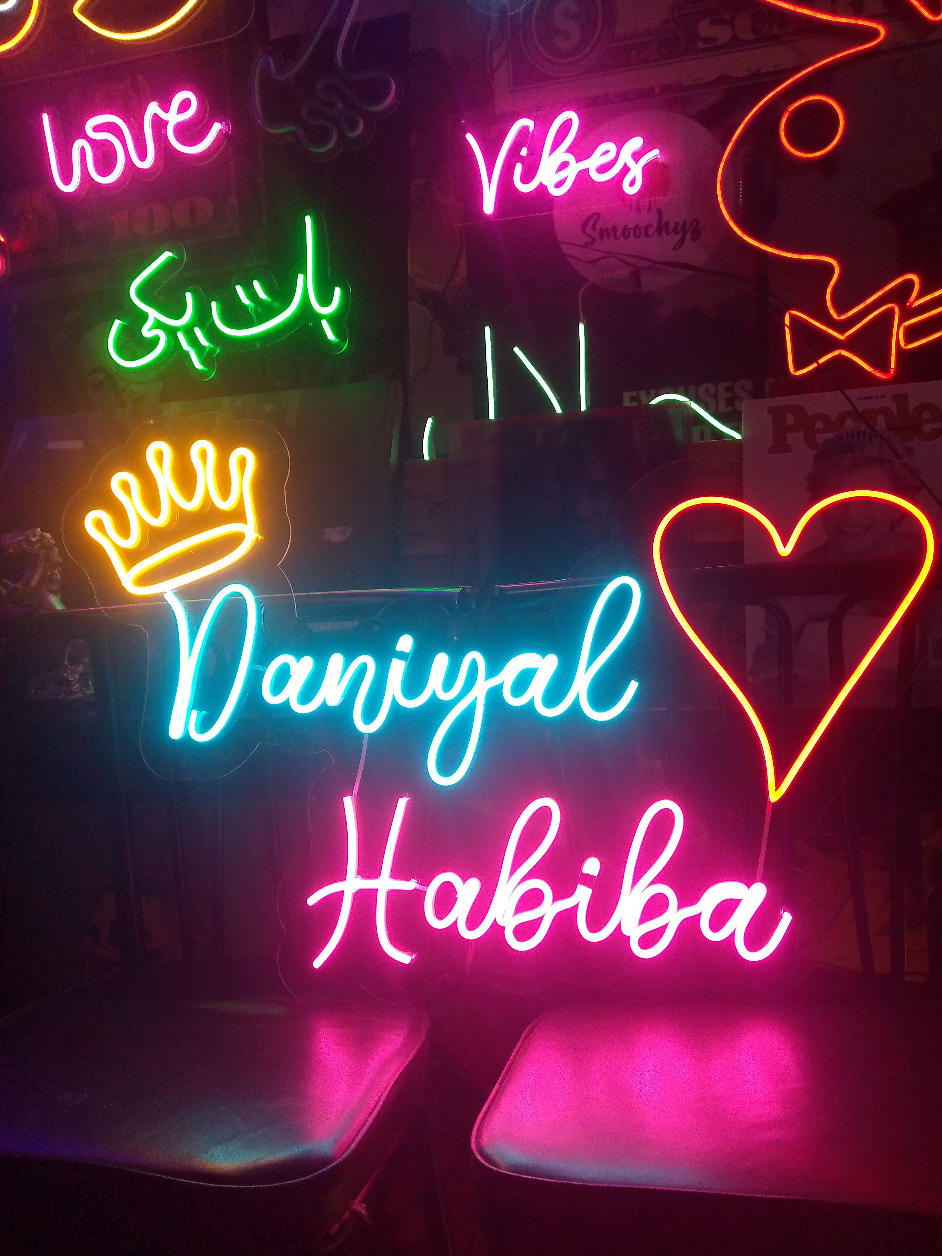Custom couple Name Neon with heart & crown