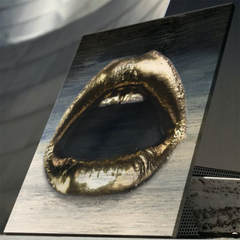 Gold Lips Gradient